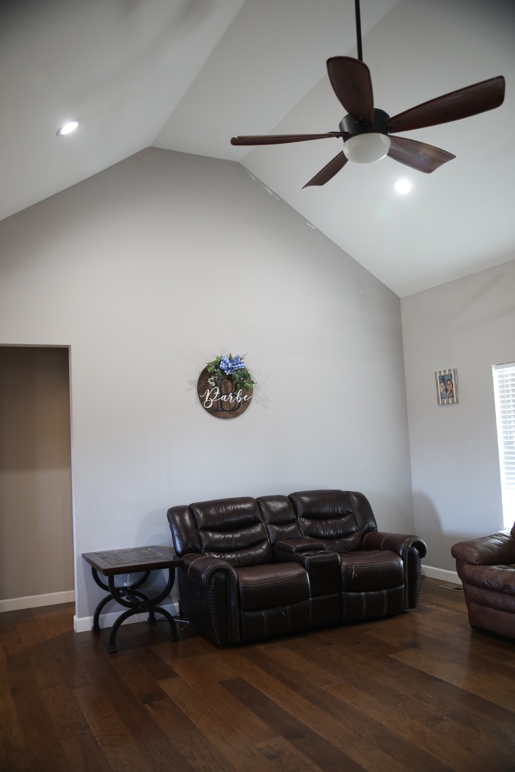 809 Hooper Road Charlotte, TN 37036 - Photo 3 of 14 a black and white photo of a livingroom