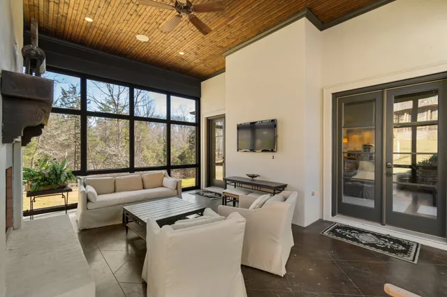 $5,300,000 | 340 White Swans Crossing, Brentwood, TN 37027