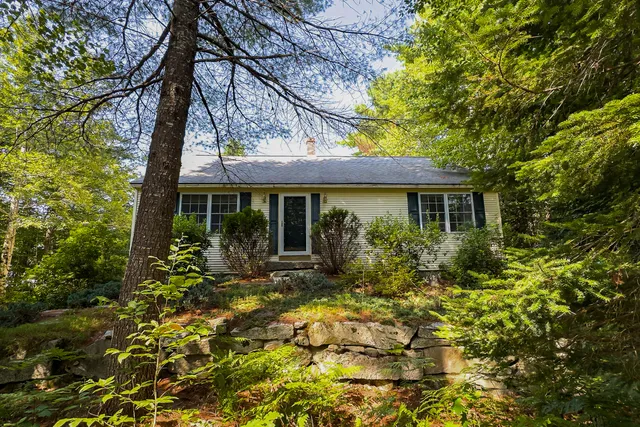 $379,000 | 27 Stonehedge Drive, Bridgton, ME 04009
