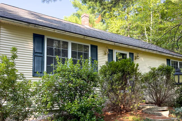 $379,000 | 27 Stonehedge Drive, Bridgton, ME 04009