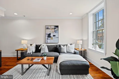 $325,000 | 1708 Pine Street, Unit 3F, Philadelphia, PA 19103