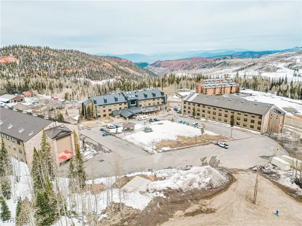 $260,000 | 223 Hunter Ridge Drive, Unit 300, Brian Head, UT 84719