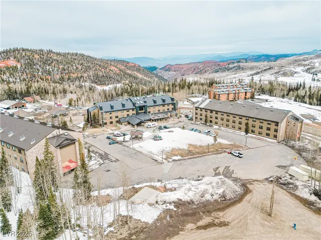 $278,000 | 223 Hunter Ridge Drive, Unit 300, Brian Head, UT 84719