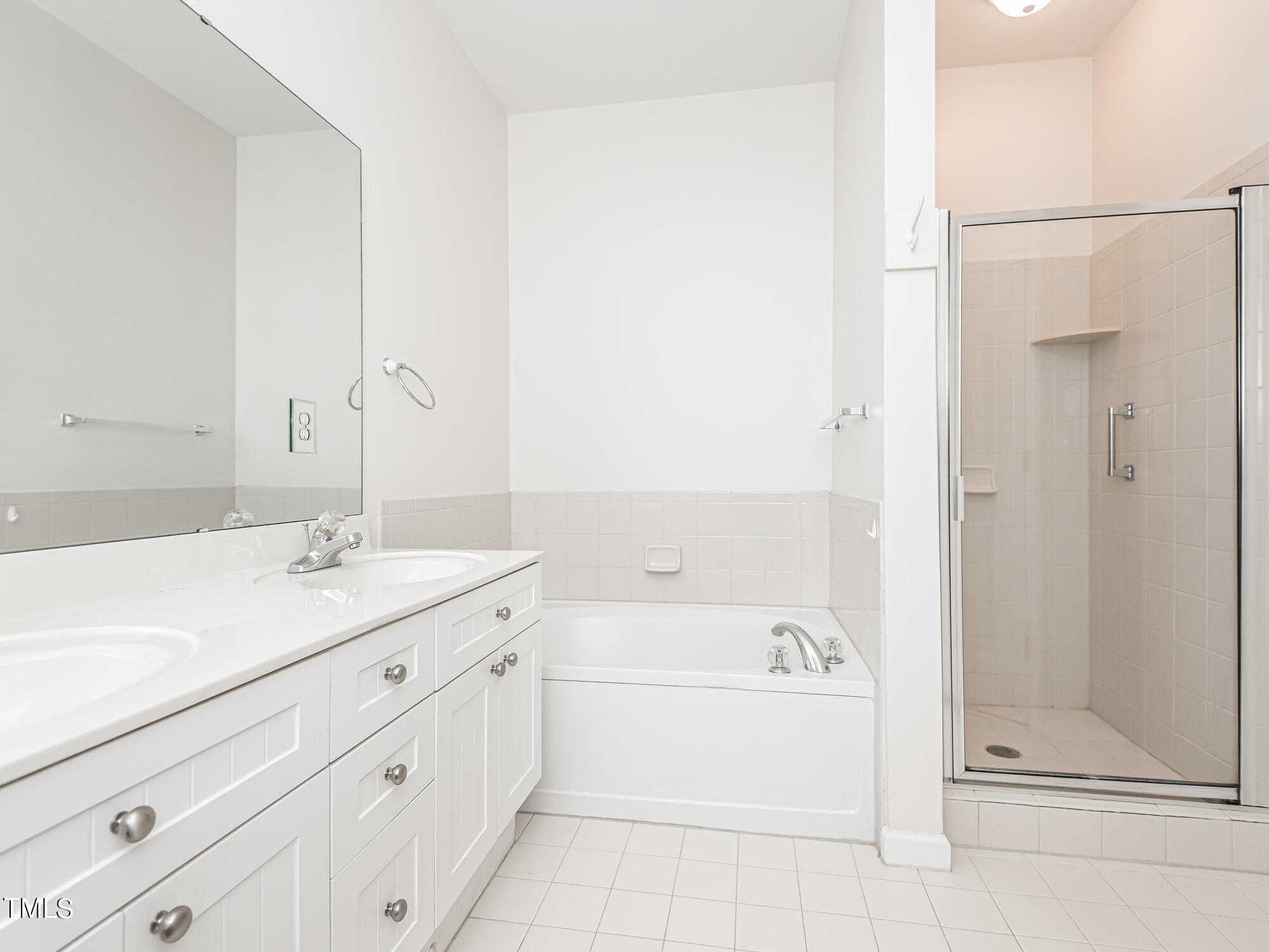 8041 Allyns Landing Way, Unit 103 Raleigh, NC 27615 - Photo 11 of 33 InTrust_Realty_Lee_8041_Allyns_Landing-0