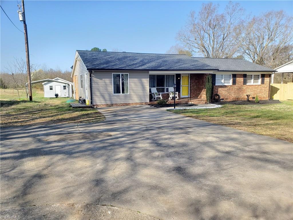 2204 Carolina Road Burlington, NC 27217 - Photo 1 of 36 Gallery Image 1