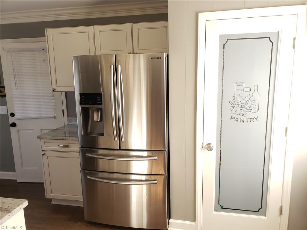 2204 Carolina Road Burlington, NC 27217 - Photo 2 of 36 Gallery Image 2