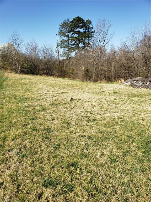 2204 Carolina Road Burlington, NC 27217 - Photo 16 of 36 Gallery Image 16