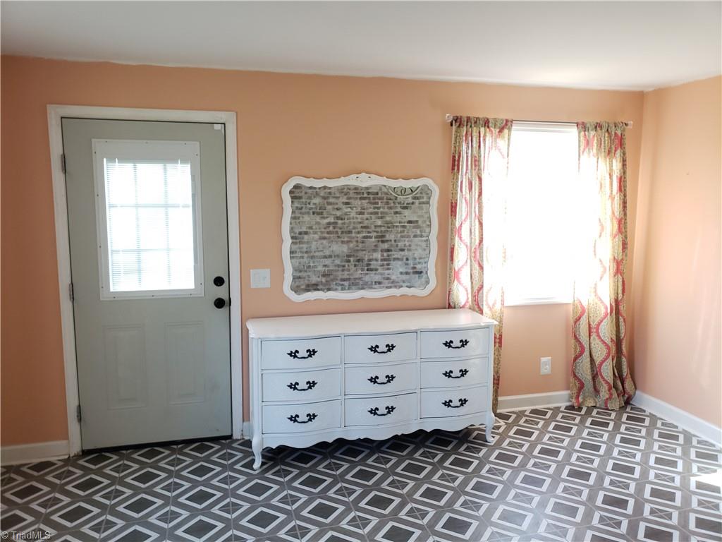 2204 Carolina Road Burlington, NC 27217 - Photo 18 of 36 Gallery Image 18