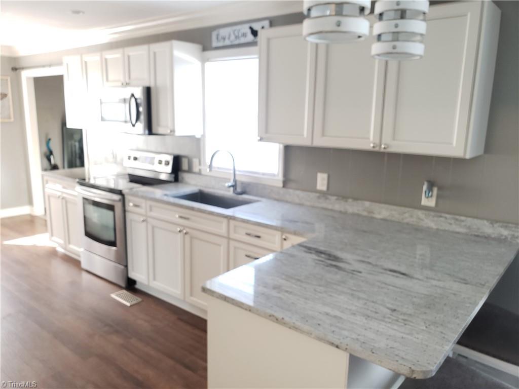 2204 Carolina Road Burlington, NC 27217 - Photo 3 of 36 Gallery Image 3