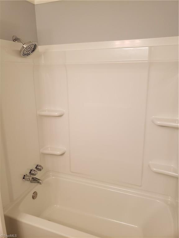 2204 Carolina Road Burlington, NC 27217 - Photo 22 of 36 Gallery Image 22