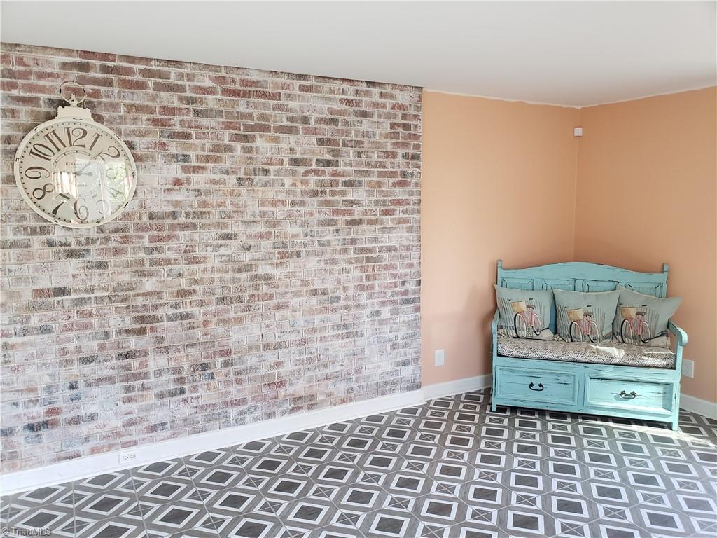2204 Carolina Road Burlington, NC 27217 - Photo 26 of 36 Gallery Image 26