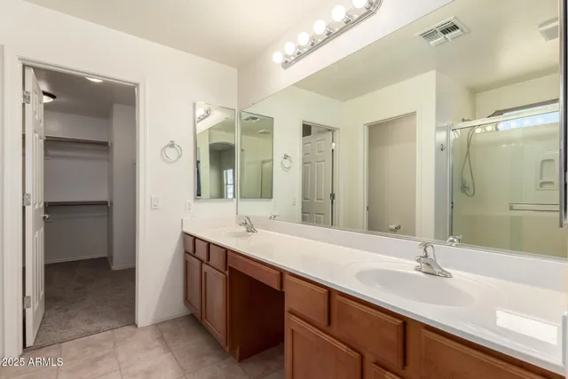 an empty room with a empty space