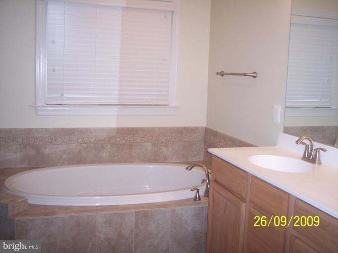 1589 Rutland Way Hanover, MD 21076 - Photo 8 of 18 Master Bath
