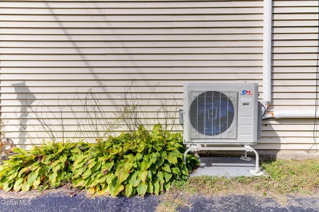 $275,000 | 39 Exchange Street, Colonie, NY 12205