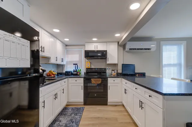 $275,000 | 39 Exchange Street, Colonie, NY 12205