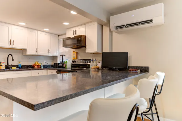 $275,000 | 39 Exchange Street, Colonie, NY 12205