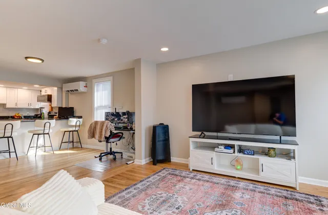 $275,000 | 39 Exchange Street, Colonie, NY 12205