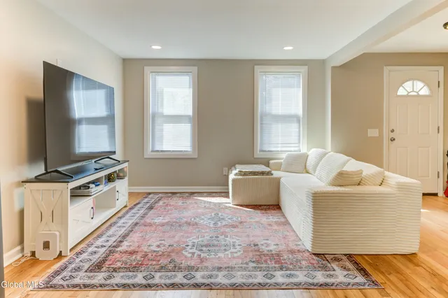 $275,000 | 39 Exchange Street, Colonie, NY 12205