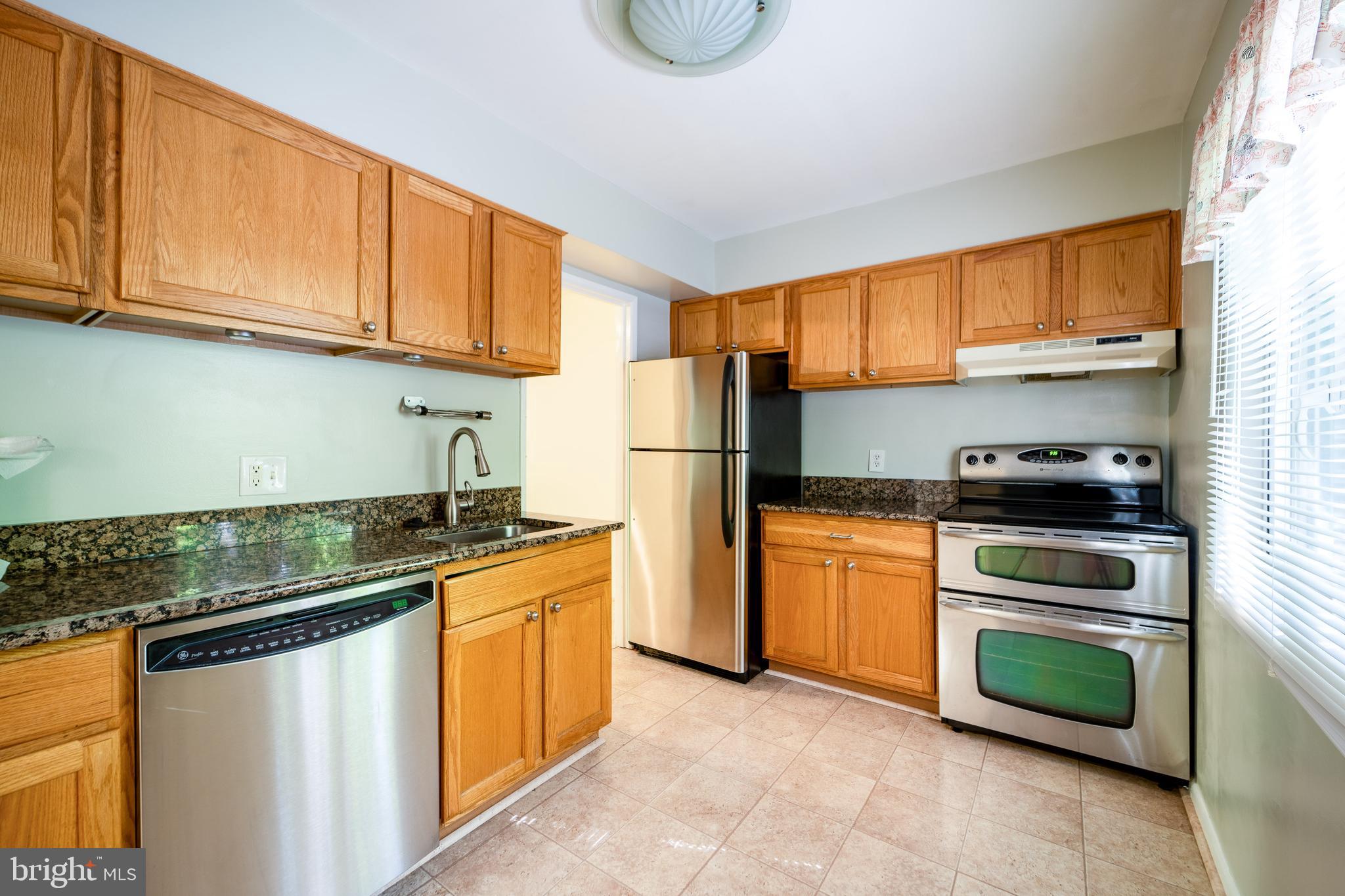 2455 Pyrenees Court Reston, VA 20191 - Photo 7 of 34