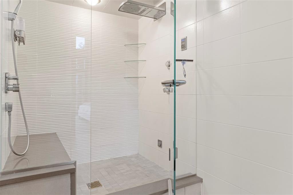 999 Elmhurst Road Pittsburgh, PA 15215 - Photo 26 of 49 Luxurious steam shower.