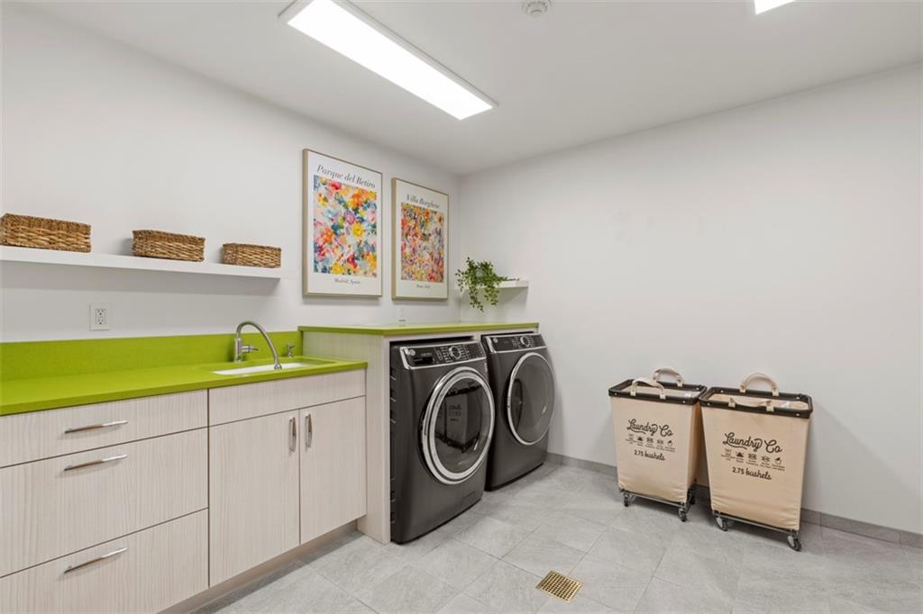 999 Elmhurst Road Pittsburgh, PA 15215 - Photo 43 of 49 You will look forward to laundry in this fantastic laundry room!