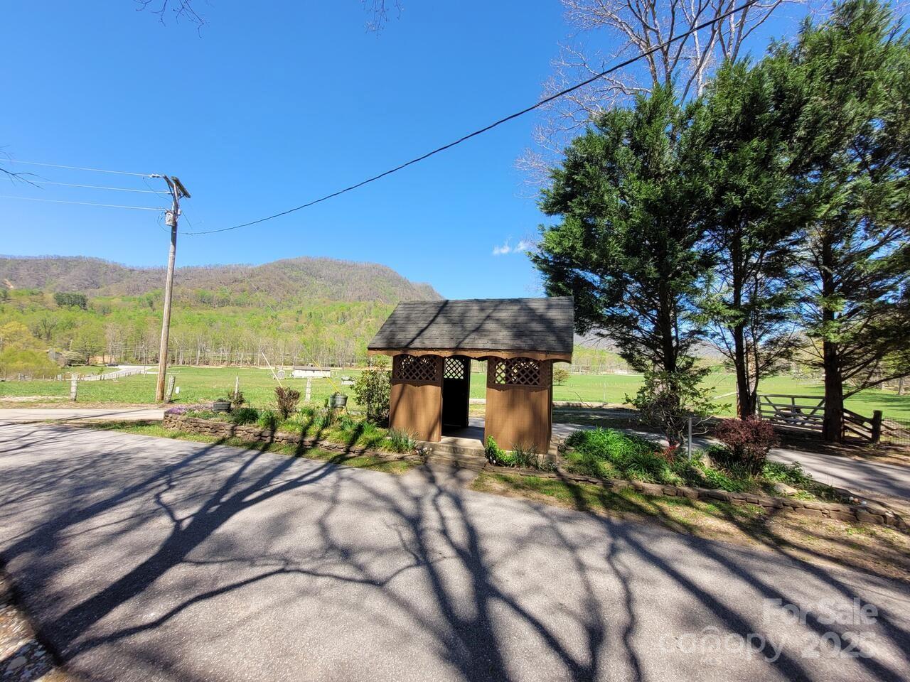 167 Fox Rdg Trail Marion, NC 28752 - Photo 10 of 12 a view of an outdoor space