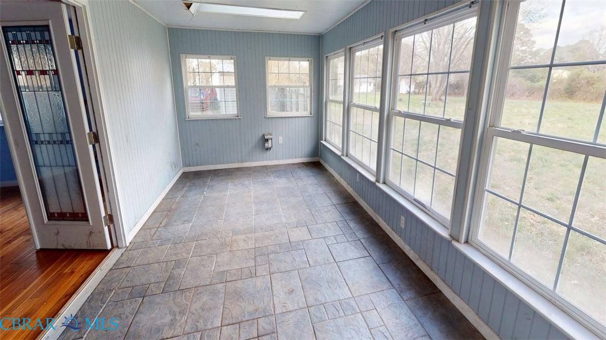 1678 Fitchetts Wharf Road Moon, VA 23119 - Photo 3 of 50