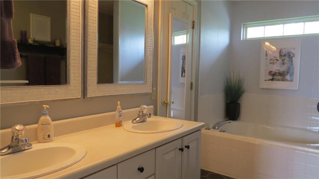 6103 East Meadow Ridge Road Columbus, IN 47203 - Photo 30 of 40 Gallery Image 30