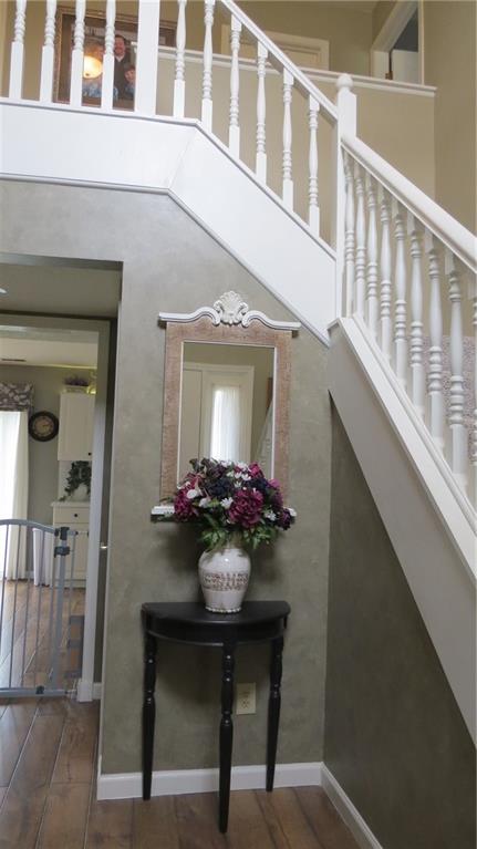 6103 East Meadow Ridge Road Columbus, IN 47203 - Photo 4 of 40 Gallery Image 4