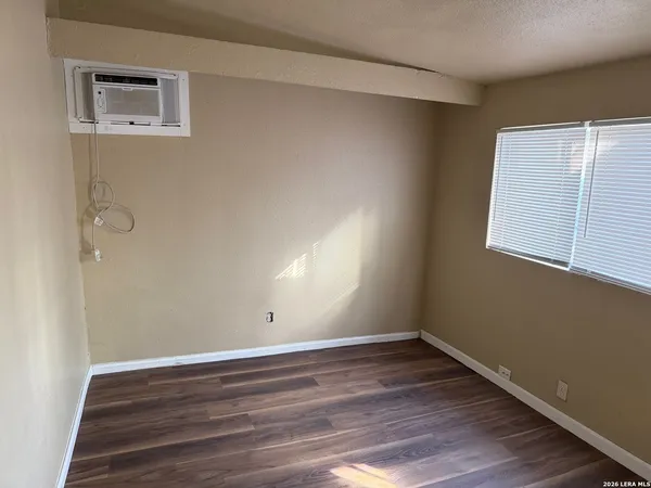 $550 | 115 St Francis Avenue, Unit 5, San Antonio, TX 78204