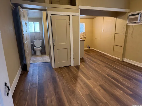 $550 | 115 St Francis Avenue, Unit 5, San Antonio, TX 78204