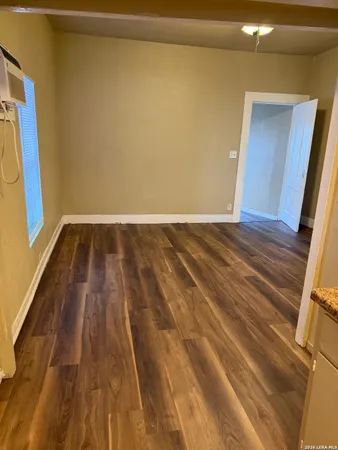$550 | 115 St Francis Avenue, Unit 5, San Antonio, TX 78204