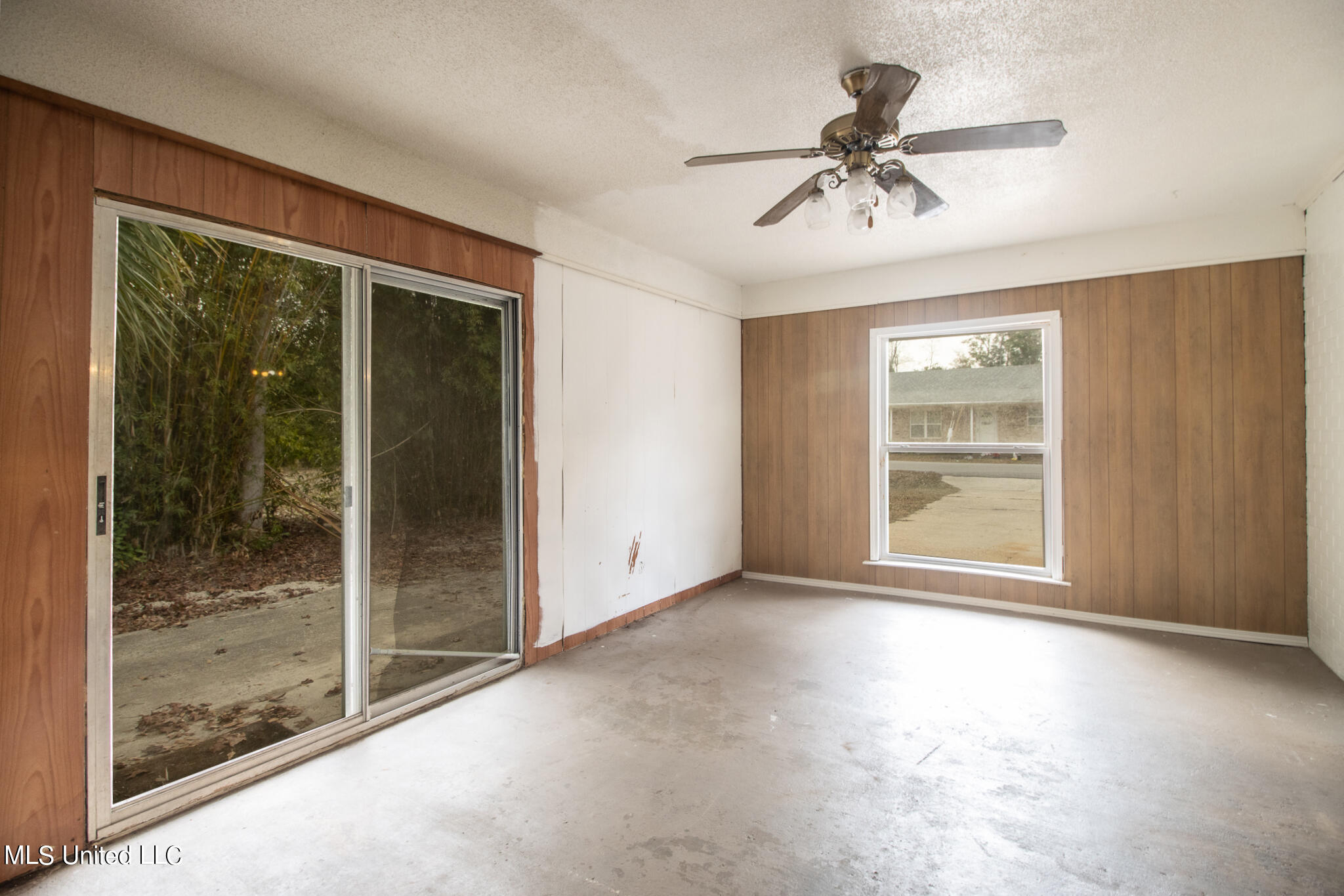 136 Reinike Road Long Beach, MS 39560 - Photo 8 of 18 36 Reineke-61010