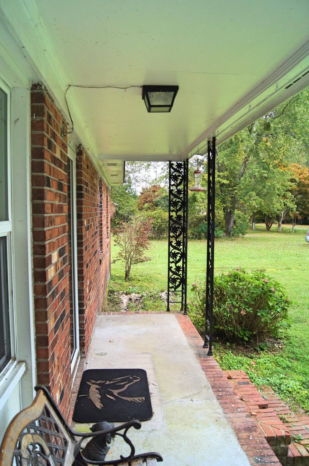 6245 North Boyd Road Pinetown, NC 27865 - Photo 3 of 20 003_FrontPorchView2