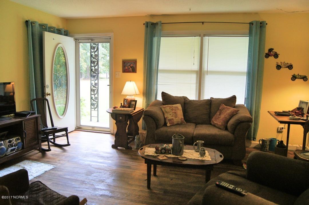 6245 North Boyd Road Pinetown, NC 27865 - Photo 5 of 20 005_LivingRoom