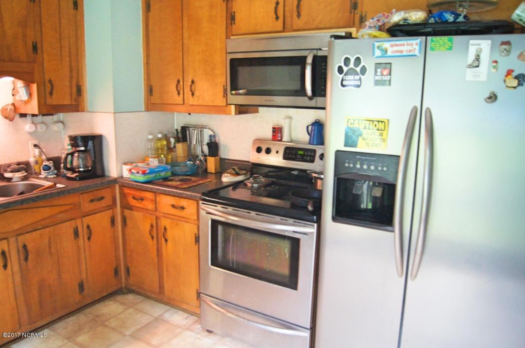 6245 North Boyd Road Pinetown, NC 27865 - Photo 9 of 20 009_KitchenView2