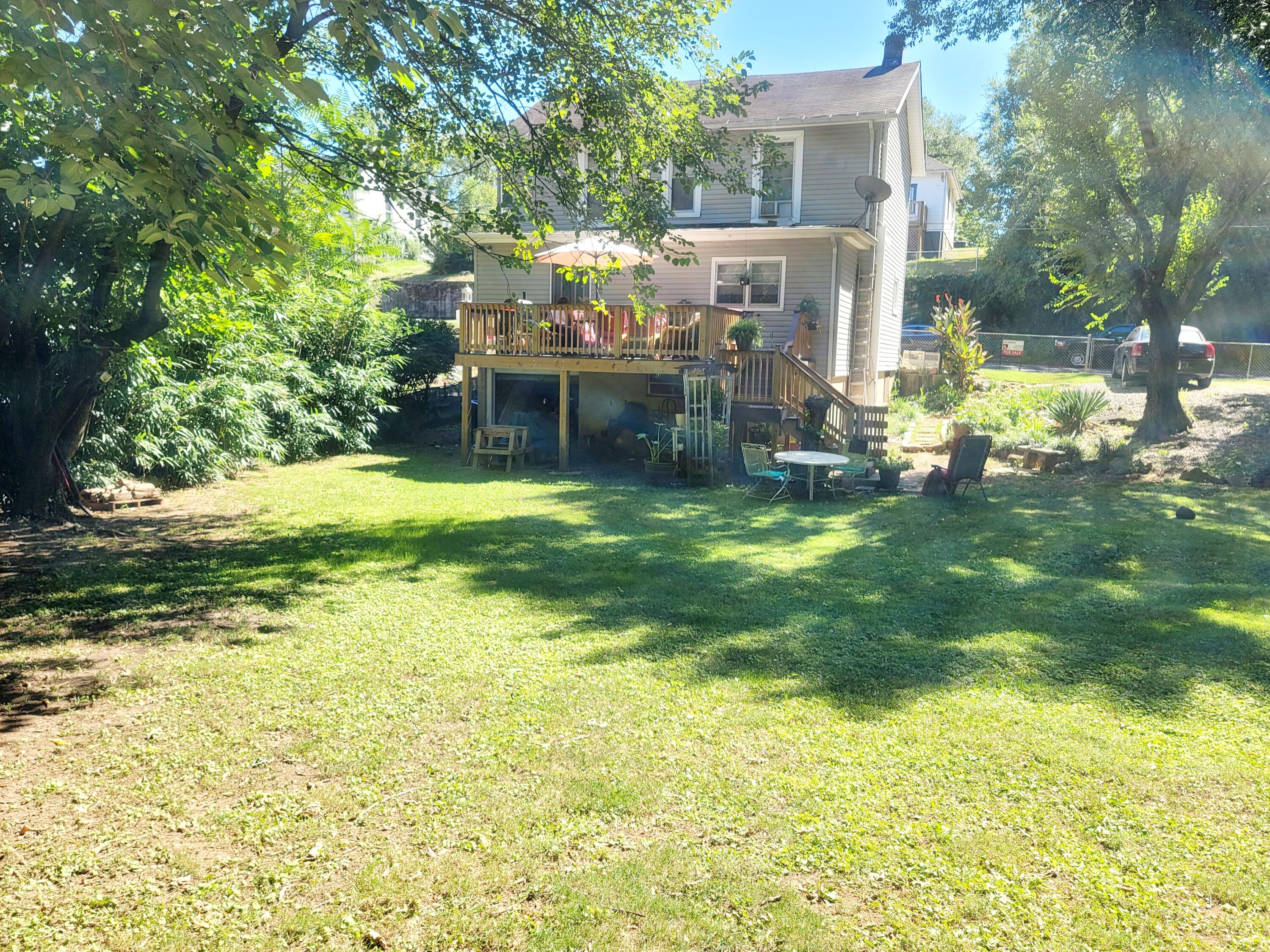 611 Rutherford Avenue Northwest Roanoke, VA 24016 - Photo 17 of 17 Rear