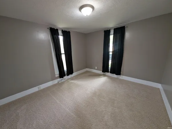 $95,000 | 322 West 8th Street, Bicknell, IN 47512