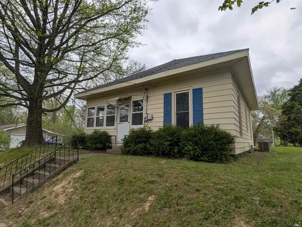 $95,000 | 322 West 8th Street, Bicknell, IN 47512