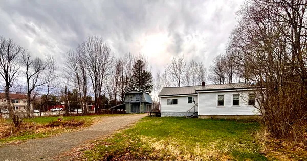 $89,900 | 6 Horseshoe Road, Medway, ME 04460