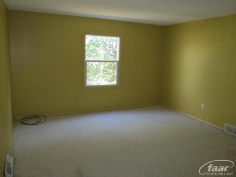 10104 Morrish Road Swartz Creek, MI 48473 - Photo 9 of 24 20201487-8.JPG