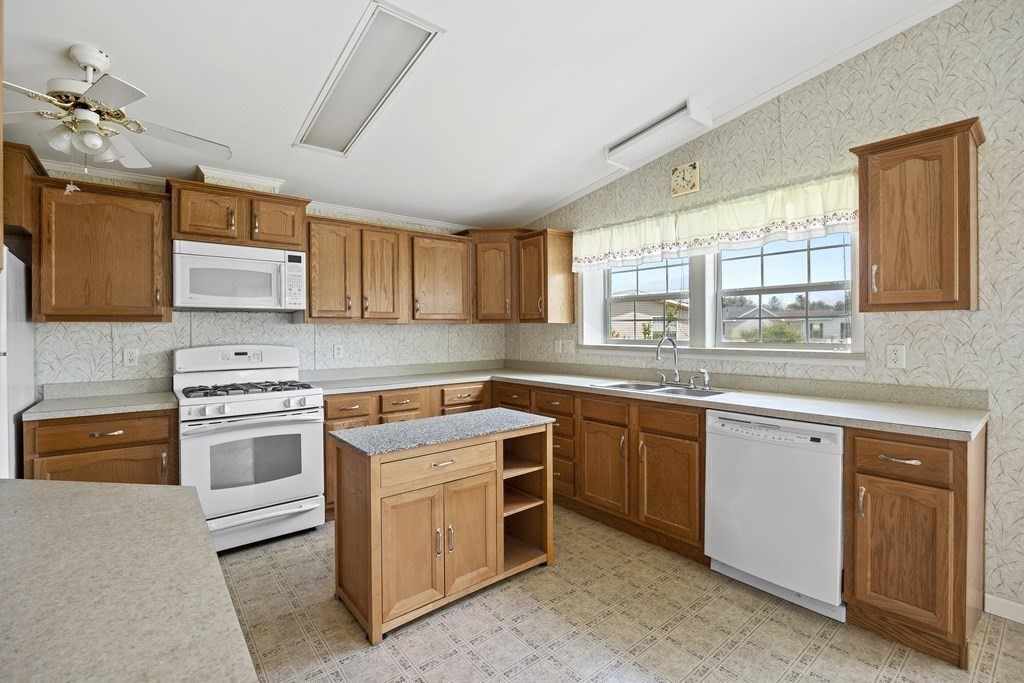 71 George's Loop Raynham, MA 02767 - Photo 6 of 24 Gallery Image 6
