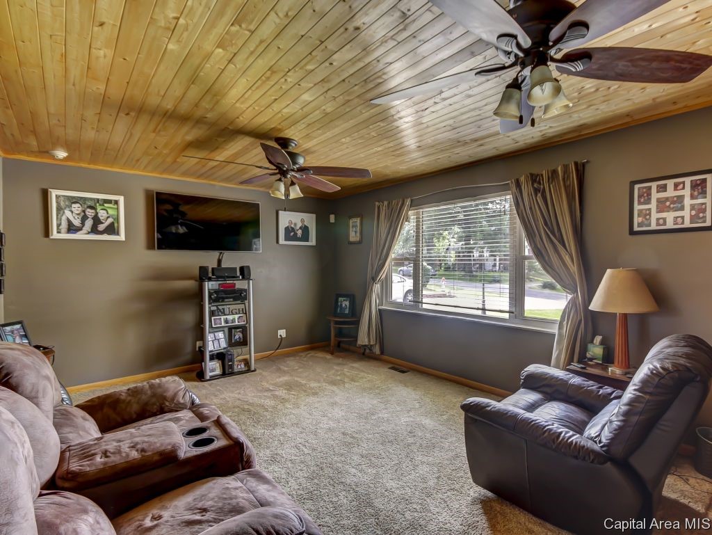 73 Bonnie Brook Road Chatham, IL 62629 - Photo 4 of 36 Gallery Image 4