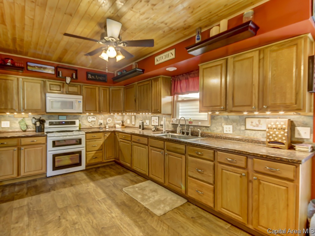 73 Bonnie Brook Road Chatham, IL 62629 - Photo 8 of 36 Gallery Image 8