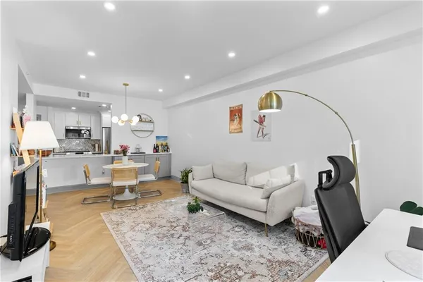 $2,150 | 1074 Peachtree Walk Northeast, Unit B320 B320, Atlanta, GA 30309