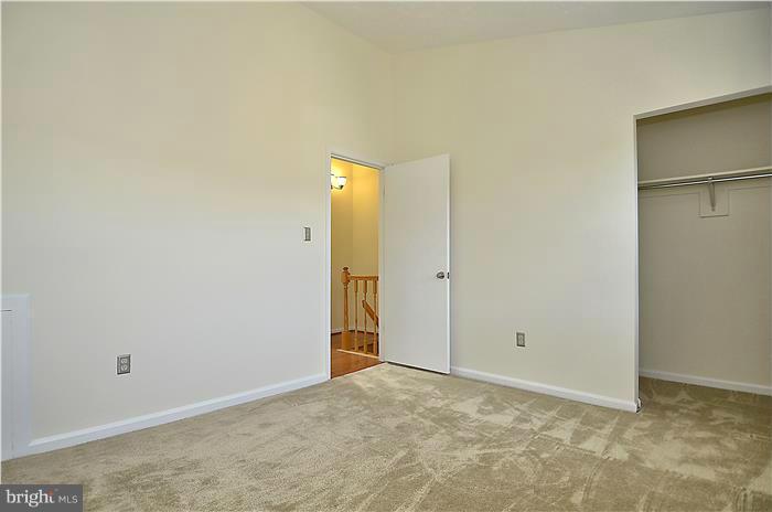 515 Pickwick Village Way Silver Spring, MD 20901 - Photo 14 of 20 a view of an empty room
