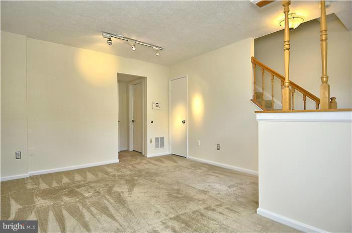 515 Pickwick Village Way Silver Spring, MD 20901 - Photo 5 of 20 a view of an empty room