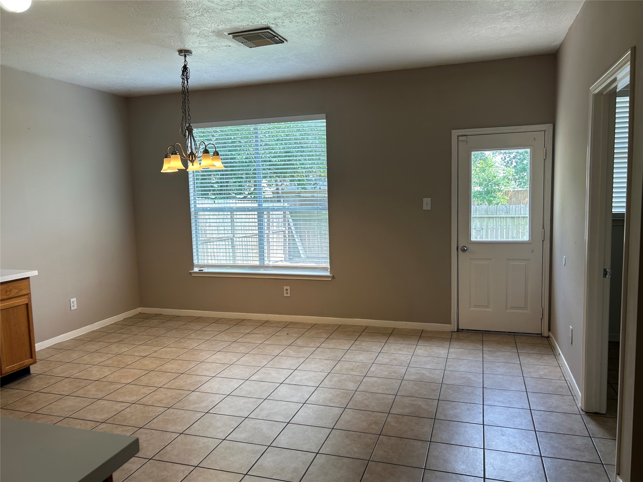 24227 Pinecreek Point Spring, TX 77373 - Photo 11 of 21 Gallery Image 11