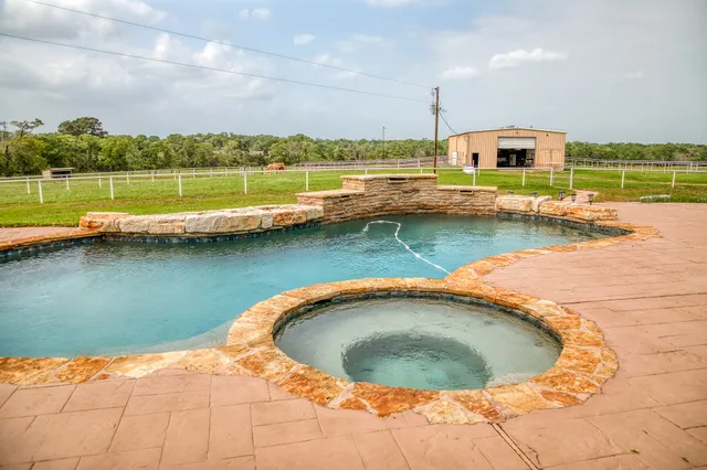$7,250,000 | 2958 Highway 36, Bellville, TX 77418