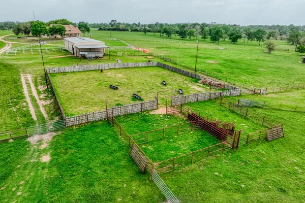 $7,250,000 | 2958 Highway 36, Bellville, TX 77418